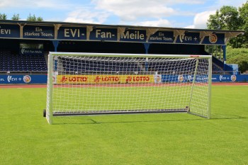 Safety-Jugendtor 5,00 x 2,00m, vollverschweißt, Tortiefe 1,50m, zur Sandbefüllung mit Players Protect I TOBA-Sport.Shop